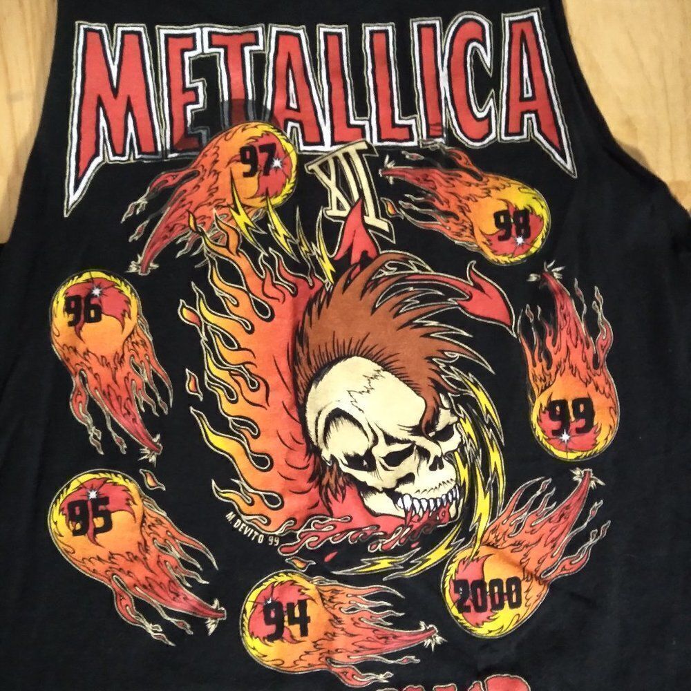 Vintage Distressed M2K Metallica Club Metclub Enter The Millenica T-Shirt